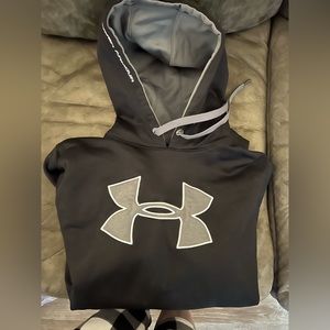 Under Armour Sweatshirt